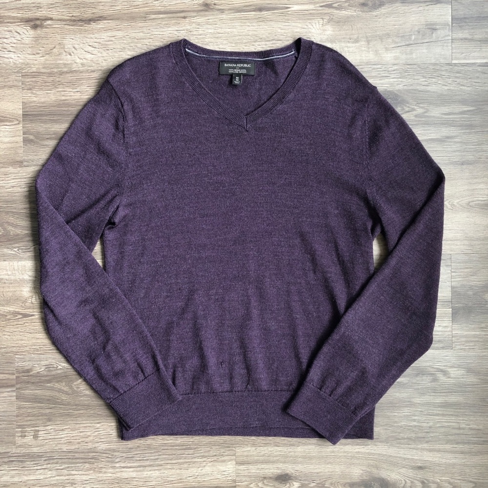 BANANA REPUBLIC | 100% Merino Wool V Neck Sweater